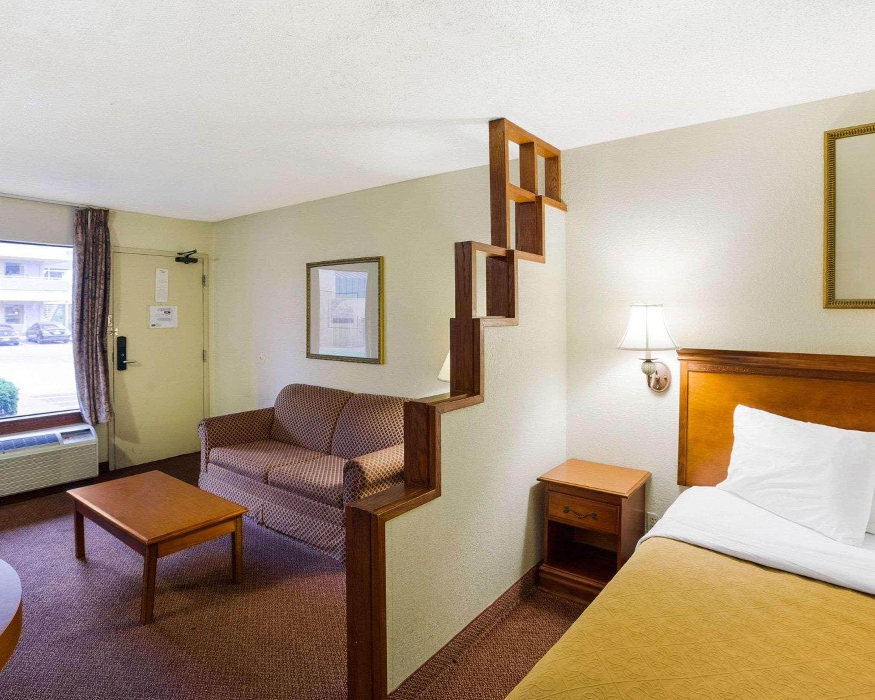Rodeway Inn & Suites South Of Fiesta Park San Antonio Ngoại thất bức ảnh