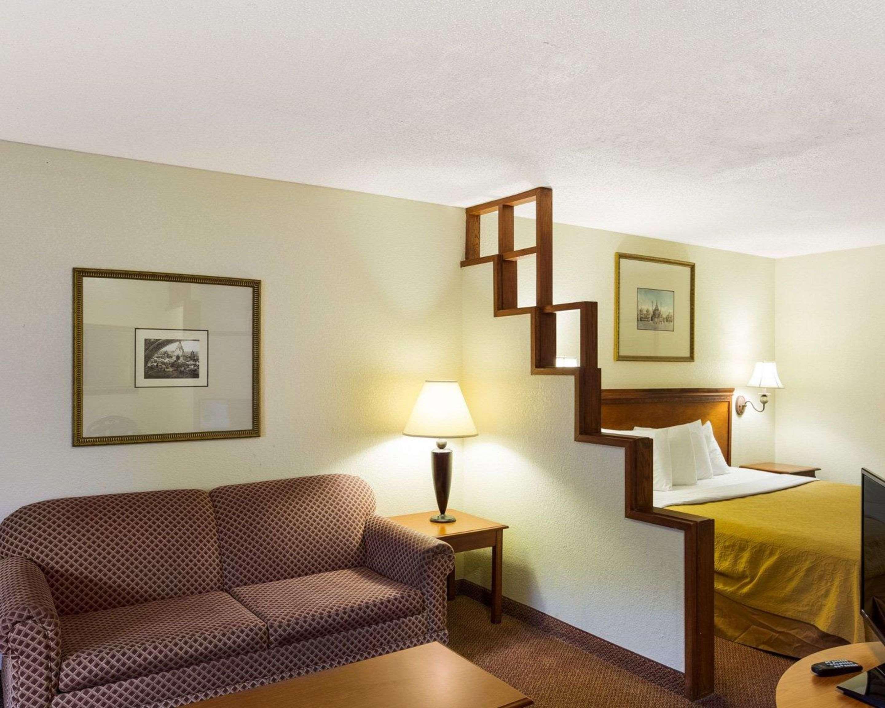 Rodeway Inn & Suites South Of Fiesta Park San Antonio Ngoại thất bức ảnh
