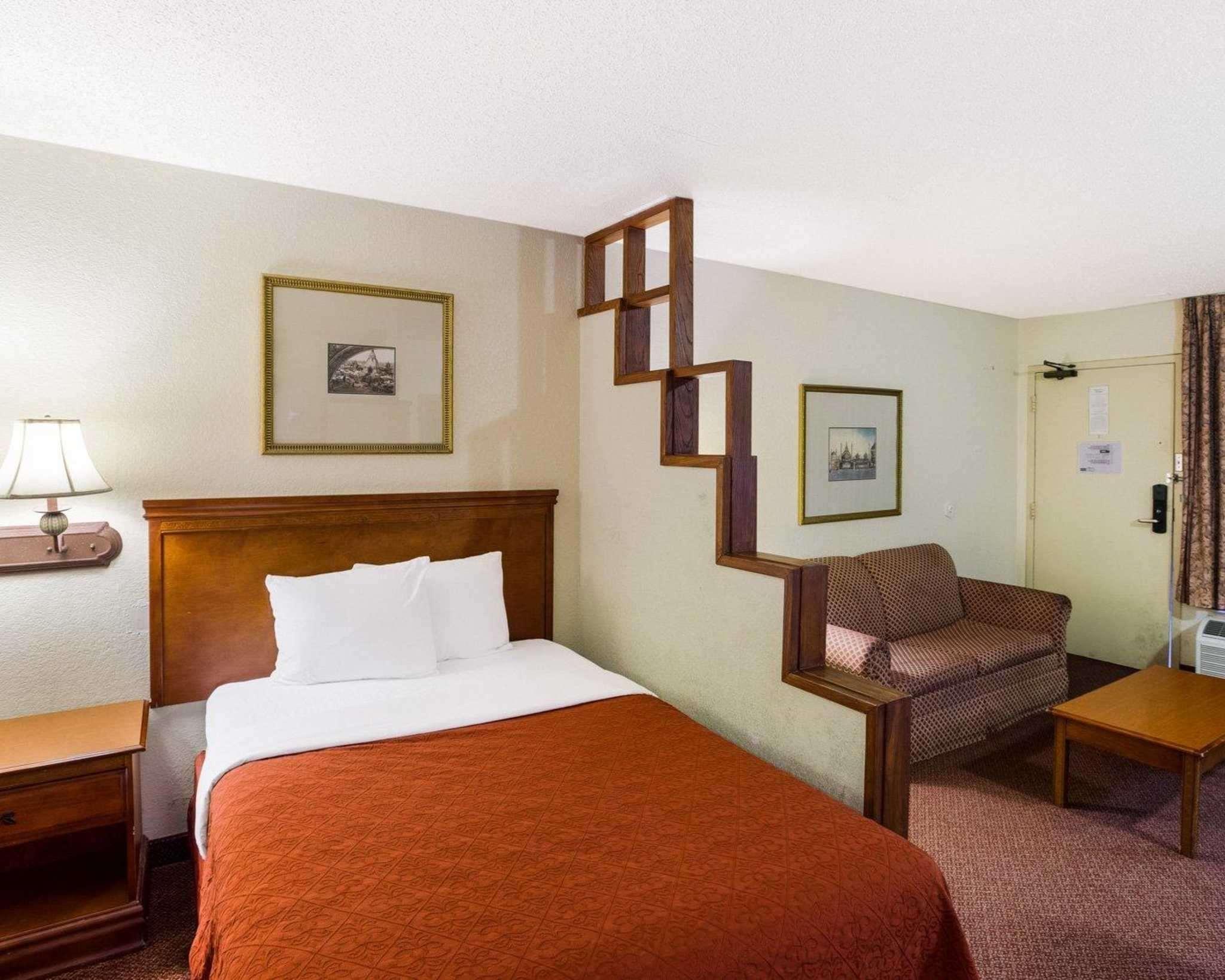 Rodeway Inn & Suites South Of Fiesta Park San Antonio Ngoại thất bức ảnh