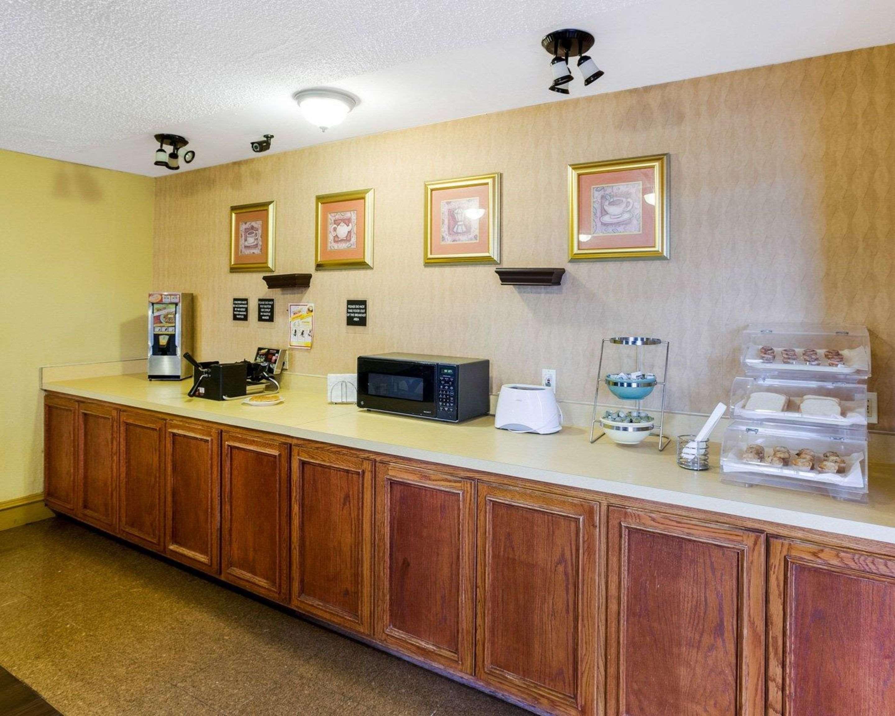 Rodeway Inn & Suites South Of Fiesta Park San Antonio Ngoại thất bức ảnh