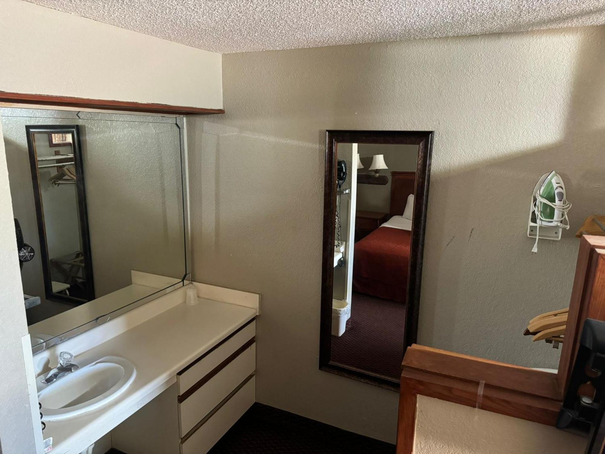 Rodeway Inn & Suites South Of Fiesta Park San Antonio Ngoại thất bức ảnh