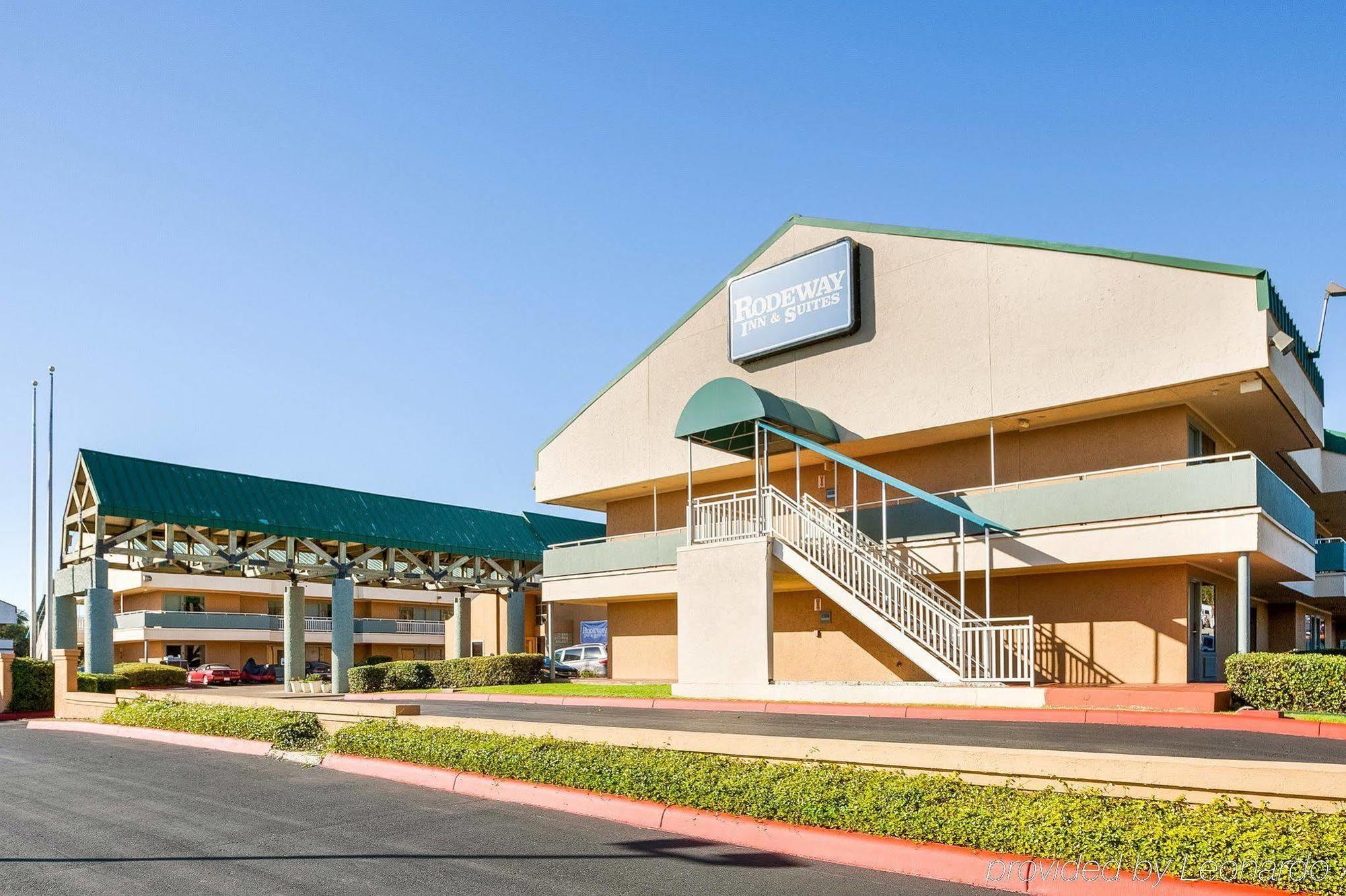 Rodeway Inn & Suites South Of Fiesta Park San Antonio Ngoại thất bức ảnh